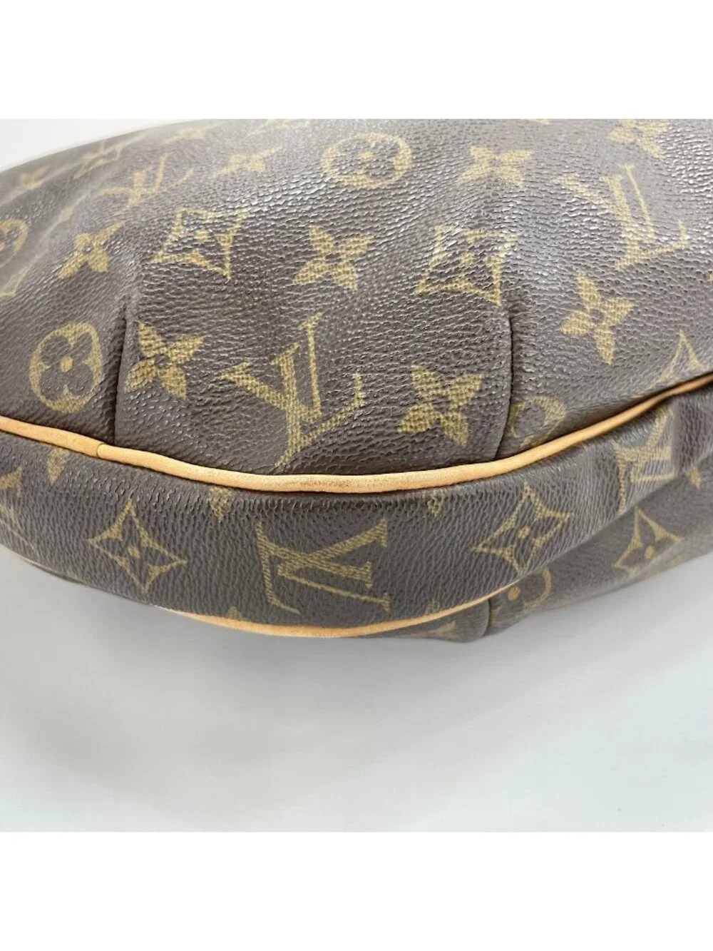 Louis Vuitton Shoulder Bag Croissant GM